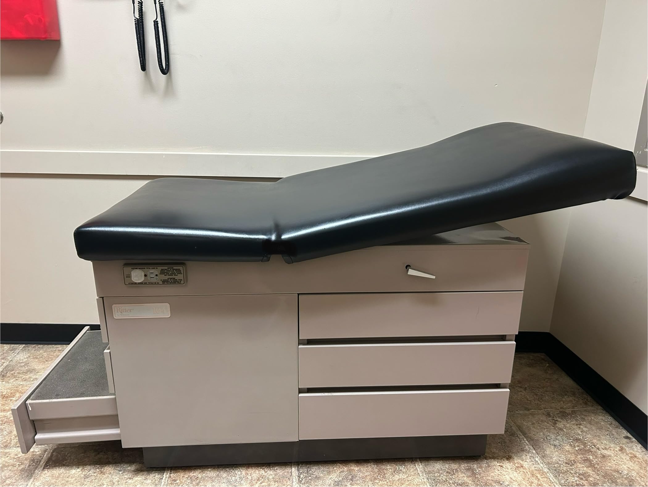 Midmark Ritter 104 Exam Table Replacement Cover – Staple-On Vinyl